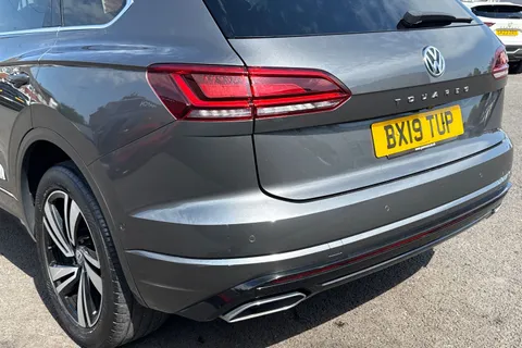 8 of 62 for Volkswagen Touareg 3.0 TDI V6 R-Line Tech Tiptronic 4Motion Euro 6 (s/s) 5dr