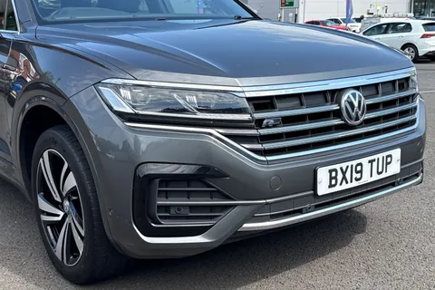 9 of 62 for Volkswagen Touareg 3.0 TDI V6 R-Line Tech Tiptronic 4Motion Euro 6 (s/s) 5dr
