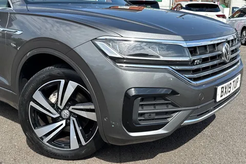 55 of 62 for Volkswagen Touareg 3.0 TDI V6 R-Line Tech Tiptronic 4Motion Euro 6 (s/s) 5dr