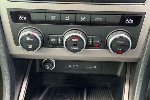 22 of 57 for SEAT Ateca 1.5 TSI EVO XPERIENCE DSG Euro 6 (s/s) 5dr