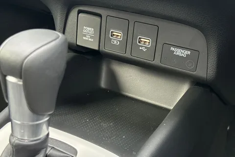 DK75NRX Honda Jazz 1.5 i-MMD Hybrid Advance 5dr eCVT Thumbnail #38