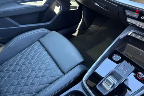 DG73BXC Audi S3 Vorsprung TFSI  310 PS S tronic Thumbnail #19