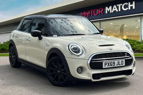PX69JLO Mini Hatch 2.0 Cooper S Classic Steptronic Euro 6 (s/s) 5dr Thumbnail #1