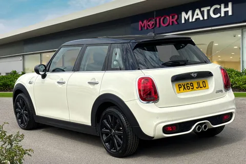 PX69JLO Mini Hatch 2.0 Cooper S Classic Steptronic Euro 6 (s/s) 5dr Thumbnail #2