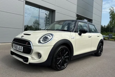 PX69JLO Mini Hatch 2.0 Cooper S Classic Steptronic Euro 6 (s/s) 5dr Thumbnail #28