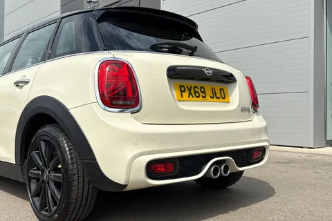 PX69JLO Mini Hatch 2.0 Cooper S Classic Steptronic Euro 6 (s/s) 5dr Thumbnail #30