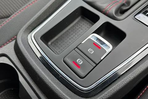 42 of 55 for SEAT Leon 2.0 TDI FR DSG Euro 6 (s/s) 5dr