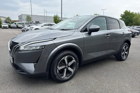 DF72RWW Nissan Qashqai 1.3 DIG-T MHEV N-Connecta Euro 6 (s/s) 5dr Thumbnail #28