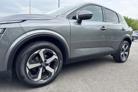 DF72RWW Nissan Qashqai 1.3 DIG-T MHEV N-Connecta Euro 6 (s/s) 5dr Thumbnail #29