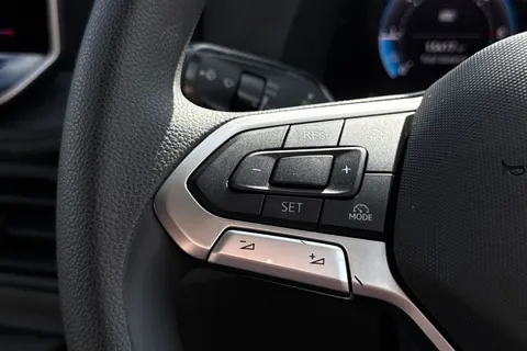 ML74GHV Volkswagen Crafter CR35 Panel van Commerce Plus MWB 140 PS 2.0 TDI 6sp Manual FWD Thumbnail #34