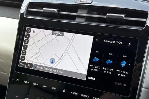 LT23UVJ Hyundai Tucson 1.6 h T-GDi 13.8kWh Ultimate Auto 4WD Euro 6 (s/s) 5dr Thumbnail #13