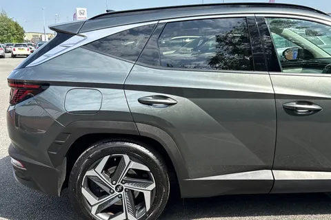 LT23UVJ Hyundai Tucson 1.6 h T-GDi 13.8kWh Ultimate Auto 4WD Euro 6 (s/s) 5dr Thumbnail #29