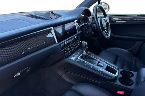 LE21AZC Porsche Macan 2.9T V6 Turbo PDK 4WD Euro 6 (s/s) 5dr Thumbnail #16