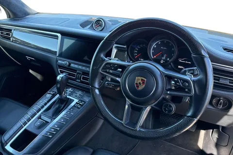 LE21AZC Porsche Macan 2.9T V6 Turbo PDK 4WD Euro 6 (s/s) 5dr Thumbnail #19