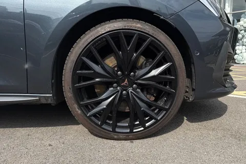 KO24YBD CUPRA Leon 1.4 eHybrid 12.8kWh VZ2 Design Edition DSG Euro 6 (s/s) 5dr Thumbnail #8