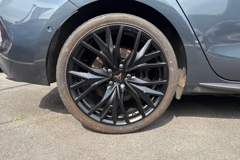 KO24YBD CUPRA Leon 1.4 eHybrid 12.8kWh VZ2 Design Edition DSG Euro 6 (s/s) 5dr Thumbnail #23