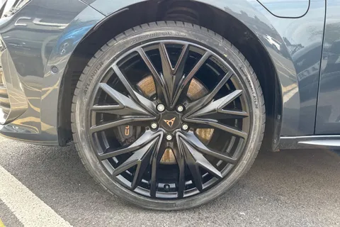 KO24YBD CUPRA Leon 1.4 eHybrid 12.8kWh VZ2 Design Edition DSG Euro 6 (s/s) 5dr Thumbnail #24