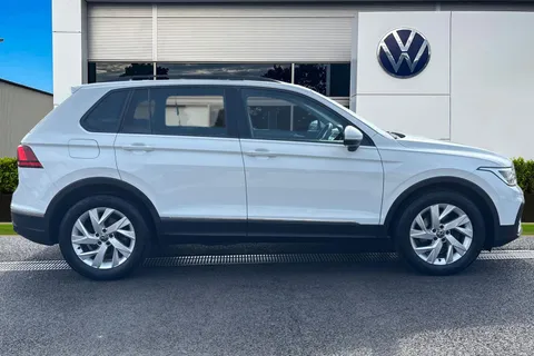 MJ21VWO Volkswagen Tiguan 1.5 TSI 150 Life 5dr Thumbnail #3