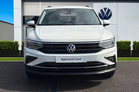 MJ21VWO Volkswagen Tiguan 1.5 TSI 150 Life 5dr Thumbnail #6