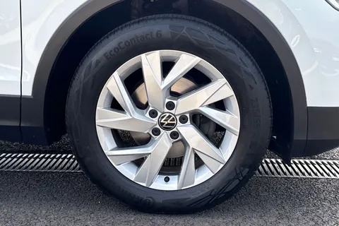 MJ21VWO Volkswagen Tiguan 1.5 TSI 150 Life 5dr Thumbnail #11