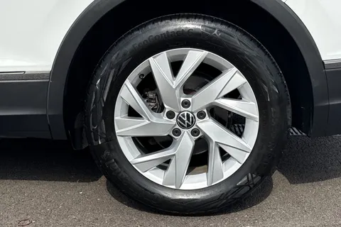 MJ21VWO Volkswagen Tiguan 1.5 TSI 150 Life 5dr Thumbnail #13