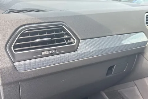 MJ21VWO Volkswagen Tiguan 1.5 TSI 150 Life 5dr Thumbnail #29