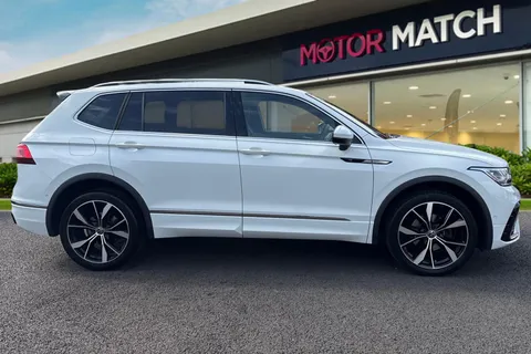 YT22AYP Volkswagen Tiguan Allspace 1.5 TSI R-Line DSG Euro 6 (s/s) 5dr Thumbnail #4