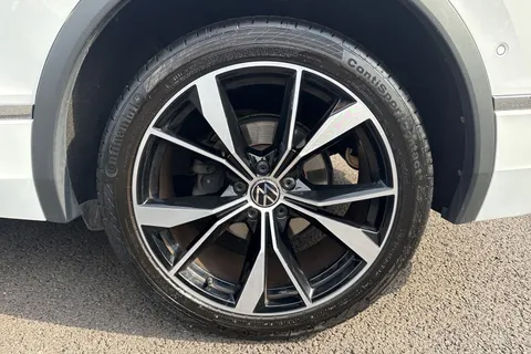 YT22AYP Volkswagen Tiguan Allspace 1.5 TSI R-Line DSG Euro 6 (s/s) 5dr Thumbnail #12