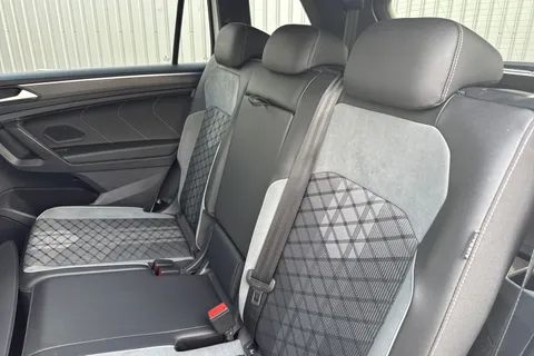 YT22AYP Volkswagen Tiguan Allspace 1.5 TSI R-Line DSG Euro 6 (s/s) 5dr Thumbnail #20