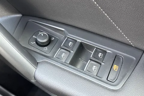 YT22AYP Volkswagen Tiguan Allspace 1.5 TSI R-Line DSG Euro 6 (s/s) 5dr Thumbnail #28