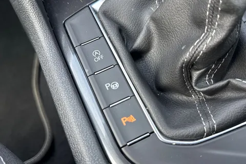 YT22AYP Volkswagen Tiguan Allspace 1.5 TSI R-Line DSG Euro 6 (s/s) 5dr Thumbnail #40