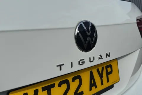 YT22AYP Volkswagen Tiguan Allspace 1.5 TSI R-Line DSG Euro 6 (s/s) 5dr Thumbnail #48