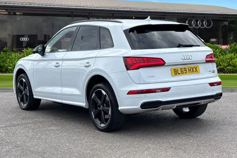 BL69HXX Audi Q5 Black Edition 45 TFSI quattro 245 PS S tronic Thumbnail #3