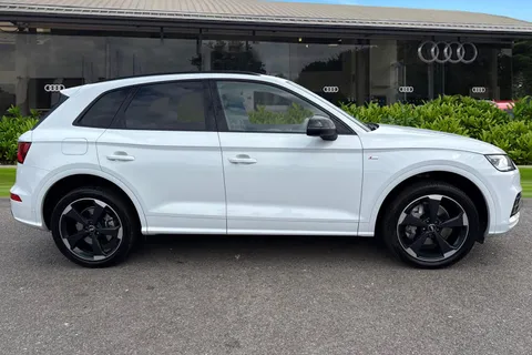 BL69HXX Audi Q5 Black Edition 45 TFSI quattro 245 PS S tronic Thumbnail #4