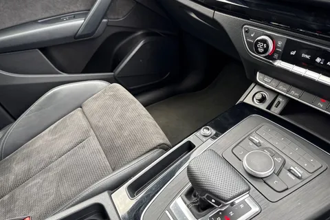 BL69HXX Audi Q5 Black Edition 45 TFSI quattro 245 PS S tronic Thumbnail #15
