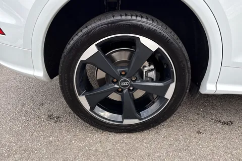 BL69HXX Audi Q5 Black Edition 45 TFSI quattro 245 PS S tronic Thumbnail #22