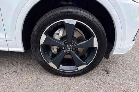 BL69HXX Audi Q5 Black Edition 45 TFSI quattro 245 PS S tronic Thumbnail #23