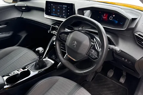 MW21UGH PEUGEOT 208 1.2 PureTech Allure Premium Euro 6 (s/s) 5dr Thumbnail #14