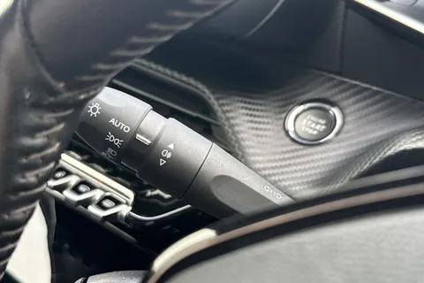 MW21UGH PEUGEOT 208 1.2 PureTech Allure Premium Euro 6 (s/s) 5dr Thumbnail #36