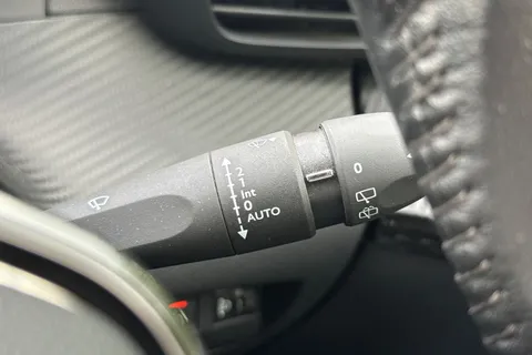 MW21UGH PEUGEOT 208 1.2 PureTech Allure Premium Euro 6 (s/s) 5dr Thumbnail #37