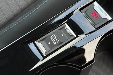 MW21UGH PEUGEOT 208 1.2 PureTech Allure Premium Euro 6 (s/s) 5dr Thumbnail #41