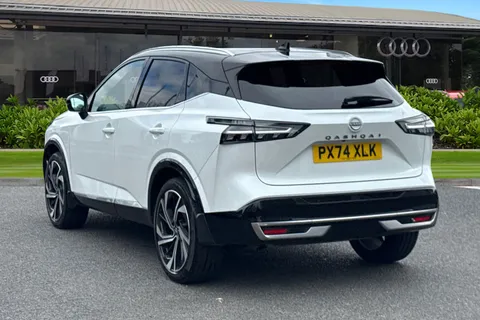 PX74XLK Nissan Qashqai 1.3 DIG-T MHEV Tekna+ XTRON Euro 6 (s/s) 5dr Thumbnail #3