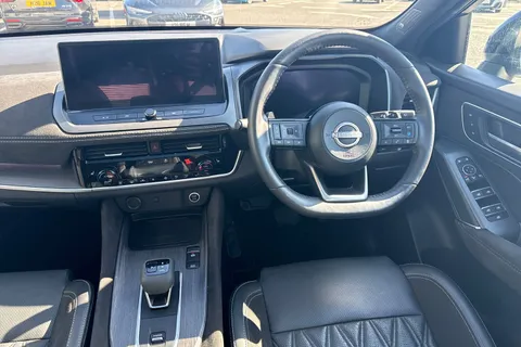 PX74XLK Nissan Qashqai 1.3 DIG-T MHEV Tekna+ XTRON Euro 6 (s/s) 5dr Thumbnail #19