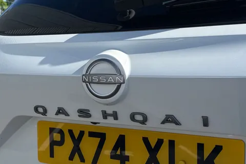 PX74XLK Nissan Qashqai 1.3 DIG-T MHEV Tekna+ XTRON Euro 6 (s/s) 5dr Thumbnail #30