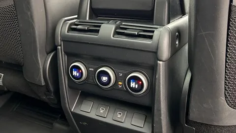 KW74HHU Land Rover Defender 3.0 D350 X-Dynamic HSE 110 5dr Auto [7 Seat] Thumbnail #17