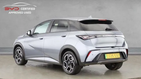 LG25SSE BYD Dolphin 60.48kWh Design Auto 5dr Thumbnail #4