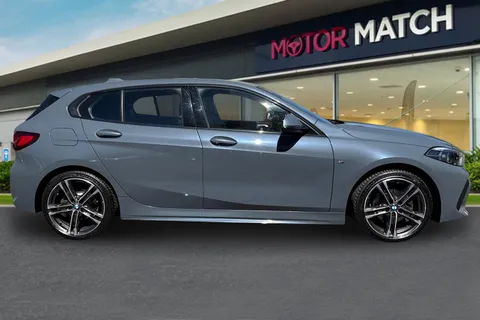 HV71OHX BMW 1 Series 118i [136] M Sport 5dr Thumbnail #3