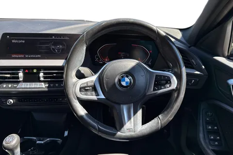 HV71OHX BMW 1 Series 118i [136] M Sport 5dr Thumbnail #13
