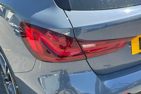 HV71OHX BMW 1 Series 118i [136] M Sport 5dr Thumbnail #16