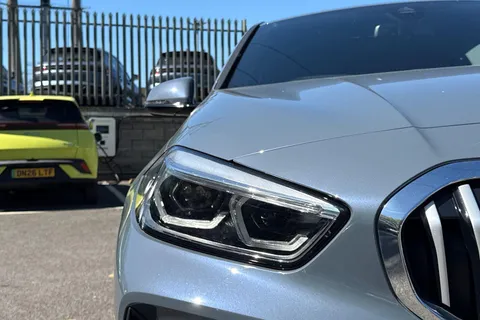 HV71OHX BMW 1 Series 118i [136] M Sport 5dr Thumbnail #26